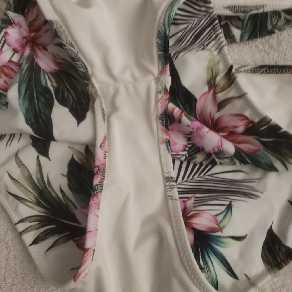 Two Piece Bathing Suit - Picture 5 of 7